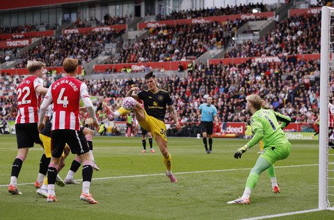 Brentford Permalukan MU 3-1, Penalti Bruno Fernandes Gagal Jadi Titik Balik