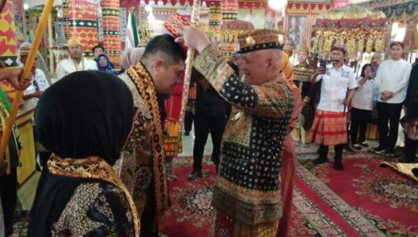 Pangeran Nata Adiningrat Kunjungi Lamban Gedung Kuning