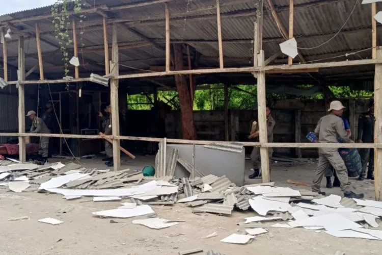 Pemkot Bandar Lampung Tertibkan 14 Kafe Tak Berizin di Sekitar PKOR Way Halim
