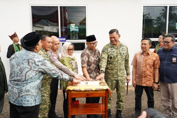 Danrem 043/Garuda Hitam Hadiri Peluncuran Layanan Samsat Drive Thru di Mataram Baru