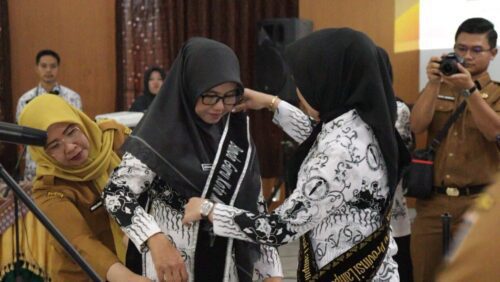 Ketua TP-PKK Provinsi Lampung Lantik Ibunda Guru Kota Metro, Tegaskan Komitmen Perkuat Ekosistem Pendidikan Berkarakter