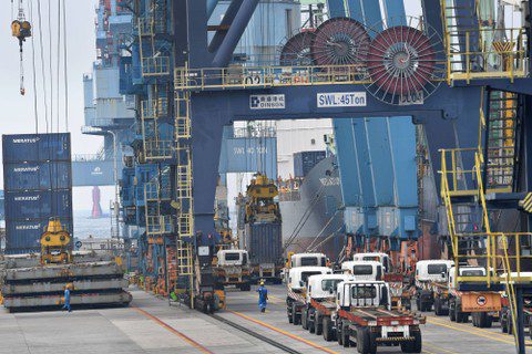 Neraca Perdagangan Indonesia Diproyeksi Surplus USD 3,08 Miliar pada November 2025