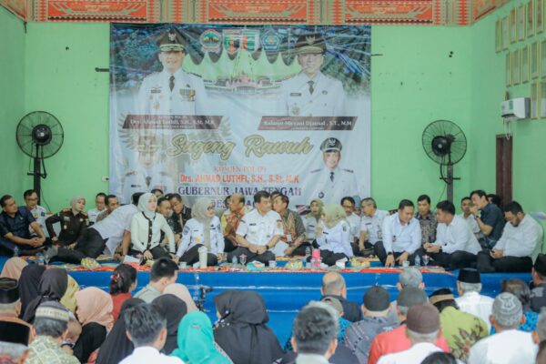 Menapaki Jejak Transmigrasi, Gubernur Jawa Tengah Silaturahmi Bersama Keluarga Transmigran di Desa Bagelen
