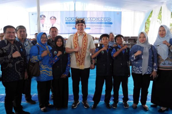 Tiga Siswa SMPN Satap 2 Kalianda Dapat Apresiasi Bupati Egi Usai Sampaikan Aspirasi di Musrenbang