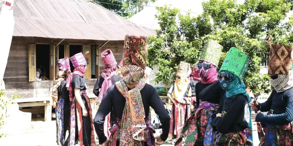 Pemkab Lampung Barat Salurkan Bantuan untuk Pesta Budaya Sekura Cakak Buah, Dorong Pelestarian Tradisi Lebaran