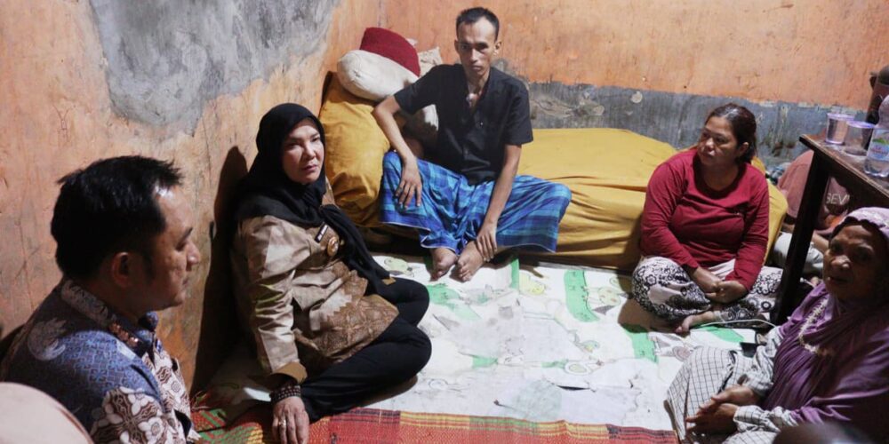 Banjir Rajabasa Bandar Lampung Tewaskan Anak 10 Tahun, Eva Dwiana Beri Santunan untuk Keluarga Korban