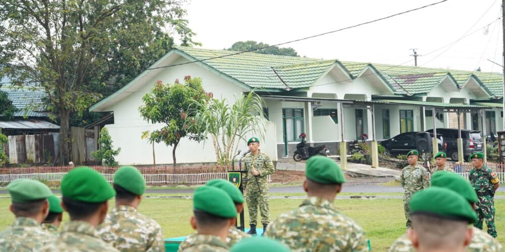 Danrem 043/Gatam Tekankan Disiplin dan Profesionalisme Prajurit dalam Apel Luar Biasa di Bandar Lampung