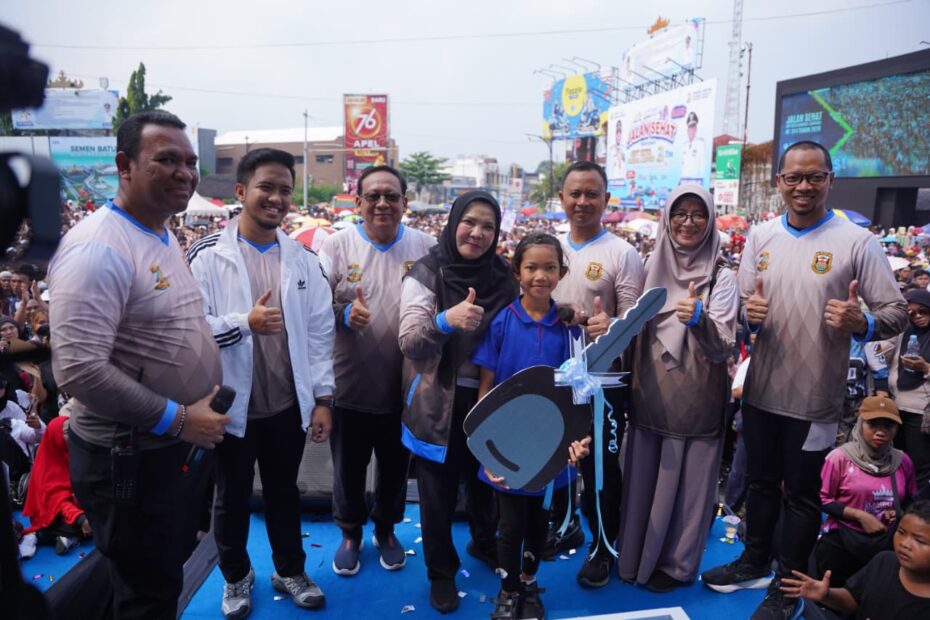 Ribuan Warga Meriahkan Jalan Sehat HUT ke-344 Bandar Lampung, Penjual Cilok Bawa Pulang Mobil Sigra