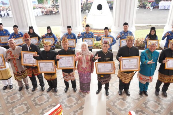 Pemkot Bandar Lampung Gelar Upacara HUT ke-344, Eva Dwiana Ajak Warga Wujudkan Indonesia Emas 2045