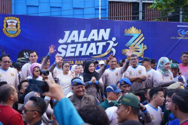 Ribuan Warga Meriahkan Jalan Sehat HUT ke-344 Bandar Lampung, Penjual Cilok Bawa Pulang Mobil Sigra
