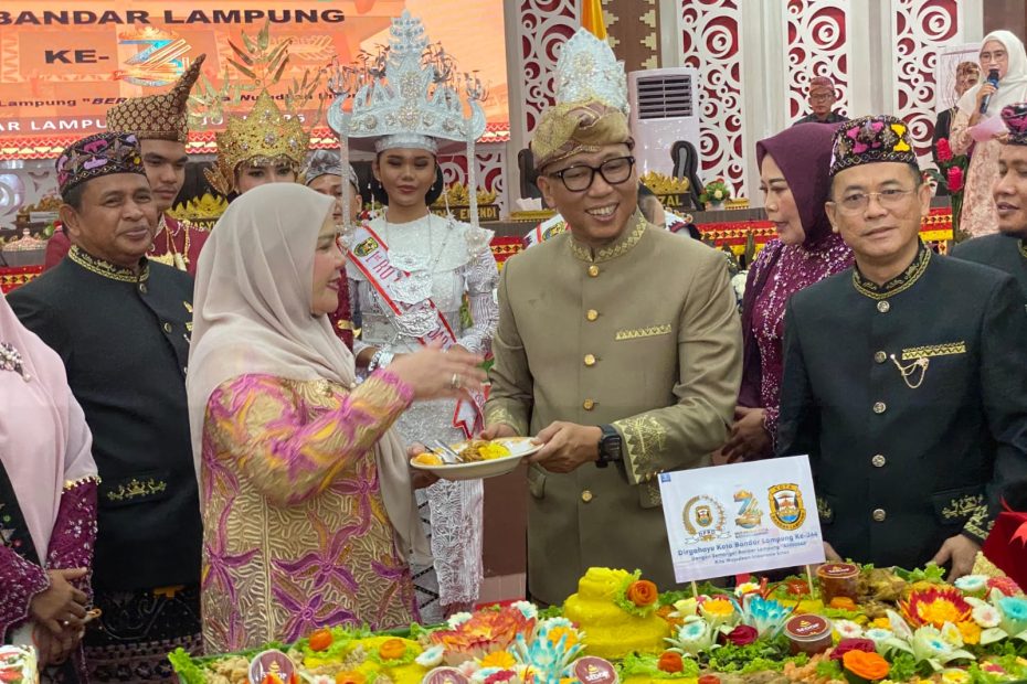 HUT ke-344 Kota Bandar Lampung, Wali Kota Eva Dwiana dan Gubernur Mirza Hadiri Rapat Paripurna Istimewa DPRD