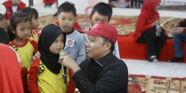 Peringati Bulan Bung Karno, Bupati Parosil Gelar Lomba Mewarnai dan Tebar 10.000 Benih Ikan untuk Ketahanan Pangan
