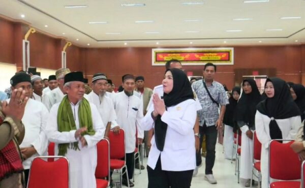 Wali Kota Eva Dwiana Buka Manasik Umrah Kloter Kedua, 580 Jemaah Bandar Lampung Siap Berangkat ke Tanah Suci